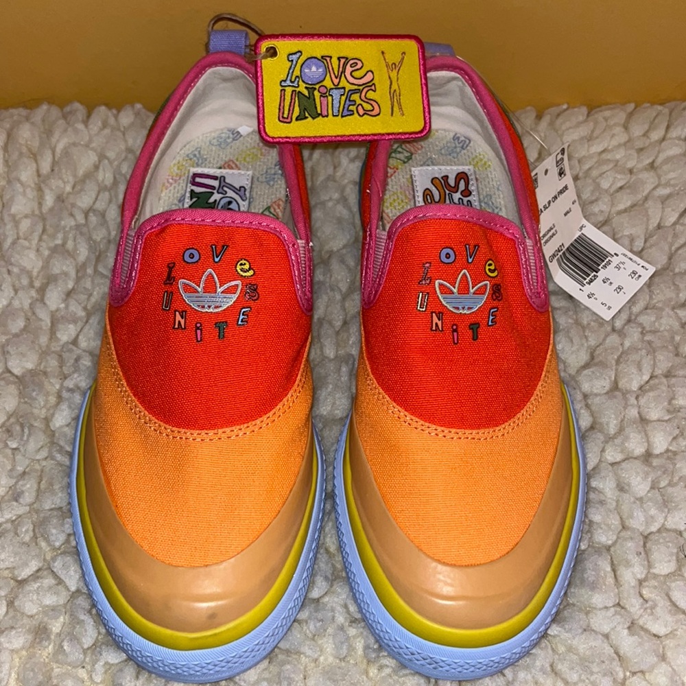 Adidas Originals Nizza Slip On Pride Sz 5 NWT